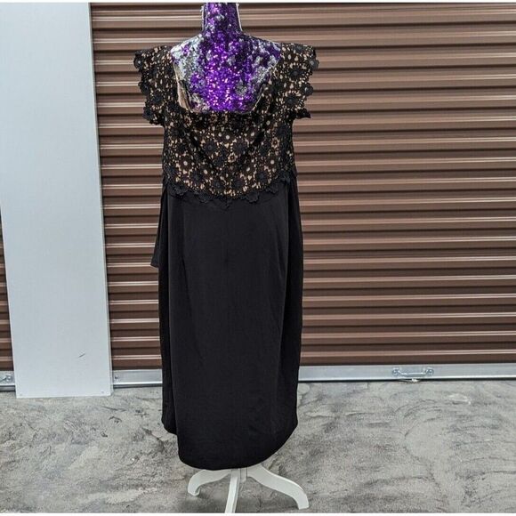 City Chic Size 20 (large) Plus Size Black Lacy Off Shoulder Midi Length Dress (E - Picture 8 of 11